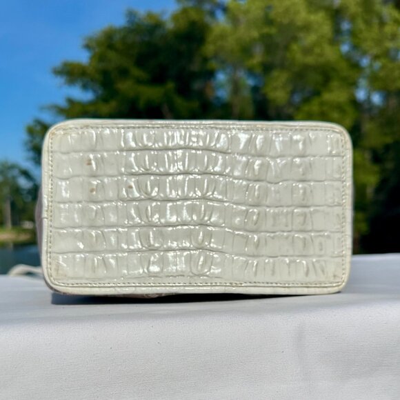 Brahmin Melinda Drawstring Floral Lace Bucket Bag Taupe Gray White Crossbody - Picture 10 of 16